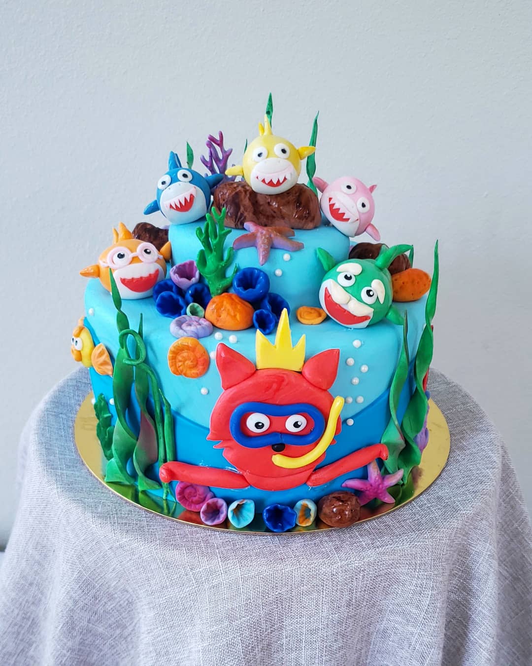 Baby Shark Cake